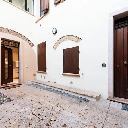 Il Cortiletto Apartment