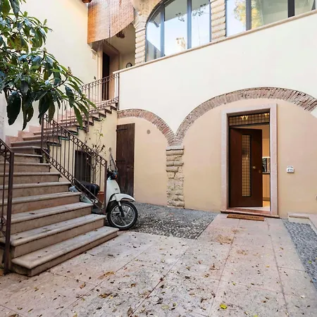 Il Cortiletto Apartment